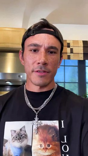 Chef Martin Yan Demonstrates Chicken Cutting Technique with Yan Can Cut