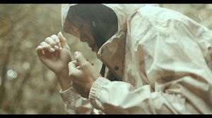 全新MTL Thermo Rogue 4 針對冬季登山健行而設計， 使用了彈道網布和TPU鞋面， 能提升鞋身的抗撕裂與耐磨度， 首度結合NASA專用SOLARCORE®材質， 可提供整個腳掌的保暖效果， 不再受到寒冷天氣的困擾， 即便走在冰冷的雪地中， 也能感受到舒適的溫暖。 全新FALLON防水透氣外套， 使用幾何圖形的造型設計 無論從事登山健行活動 與日常休閒穿搭都相當合適。 防撕裂尼龍布料2.5L與5K/5K防水透氣性， 使你雨天不再擔心身體又濕又悶的黏膩感。 https://shop.merrell.com.tw | Merrell