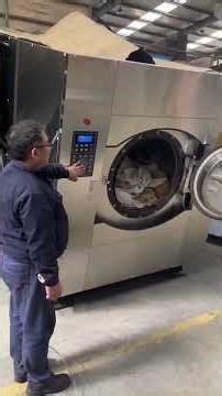 This industrial washer-extractor is equipped with a tilting function, for easy unloading