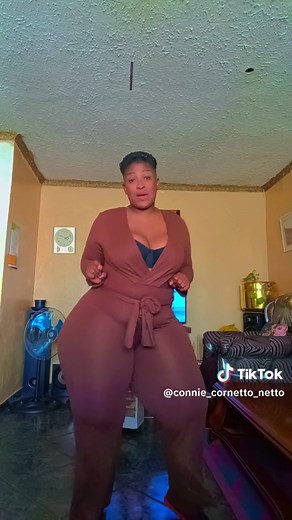 can somebody teach me how to dance 🤣🤣🤣🤣