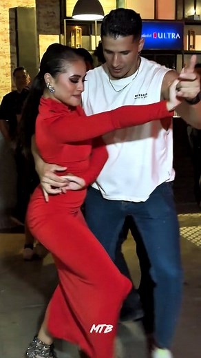 Valeria Barquero 🇵🇪& Leonel Silva🇺🇾 #social Elite Bachata Training #bachatadancing #Bachata #peru #uruguay #dancers | Leonel Silva