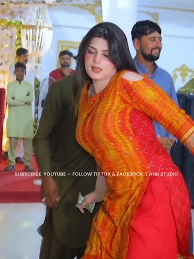 Urwa Khan Dance Performance on Kadi Yaar Yaraan Toon Hondy Juda Nai ♥️✨💸 #foryou #foryoupagе #urwakhan #ahkstudio