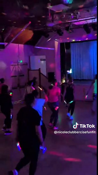 #clubbercise #fun #glow #nicoleclubbercisefunfitness #workout #livedj #wedneday