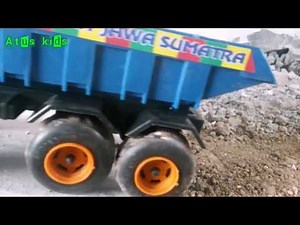Toy dump trucks and excavator beko cars pass grades and derivatives - videos for children