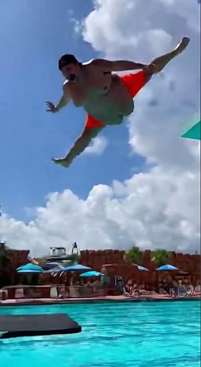 Insane Waterpark Split FAIL! 😂🤯#Shorts #AISora2 #EpicFail#NutcrackerFail#DiveFail#AIFail#viralshorts
