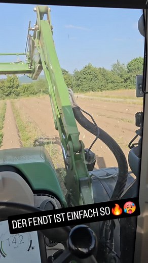 Florian Wolf on Instagram: "🔥🥵 #fendt #heiß #Landwirtschaft #landleben #landwirt #farmlife #landleben #agriculture"