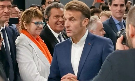 Macron visits China's Sichuan University, interacting warmly with students