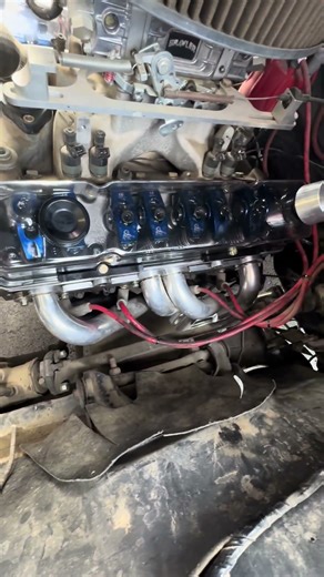 SBC clear valve covers getting closer. #sbc #smallblockchevy #musclecar #hotrod #oddlysatisfying