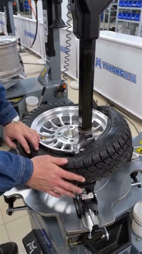 Do you know how to change motorcycle tires on tire changing machine ?
