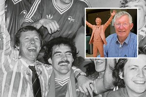 Sir Alex Ferguson gives Aberdeen model for Pittodrie statue seal of approval