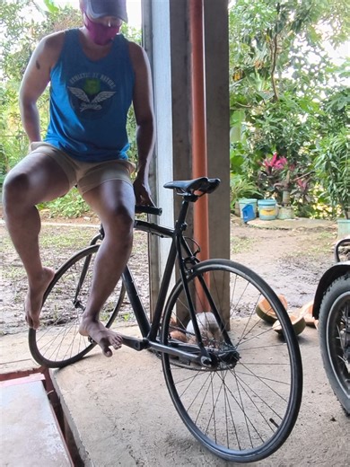 Mastering Track Stands on Fixed Gear Bikes