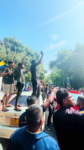 RCUVP 25💙💛 #royal #vehicleparade #rcuvp #srilanka #cars #fyppppppppppppppppppppppp #fypシ゚