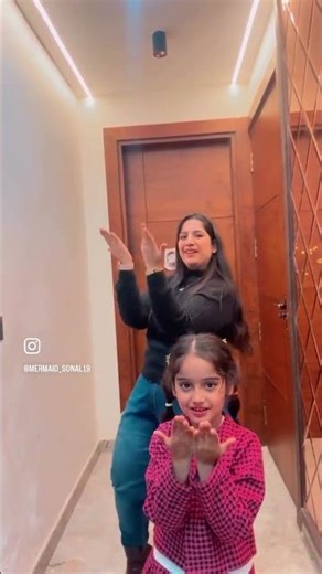 Dance moves with paytm open 😝😝