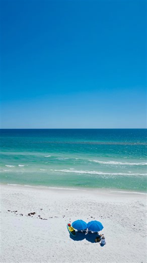 Cruisin’ down 30A all spring break long with @emeraldcoastbeachservice! The easiest way to make vacation actually feel like vacation🌴 Book everything from golf carts to beach chairs to bonfires for your 30A vacation with @emeraldcoastbeachservice! Link in our bio to learn more 😁 #30a #beach #happy #paradise #vacation #vacationrental #beachsetup #beachchair #beachbonfire | 30A