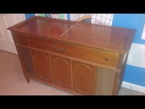 1964 Magnavox Micromatic Astrosonic high fidelity stereo console