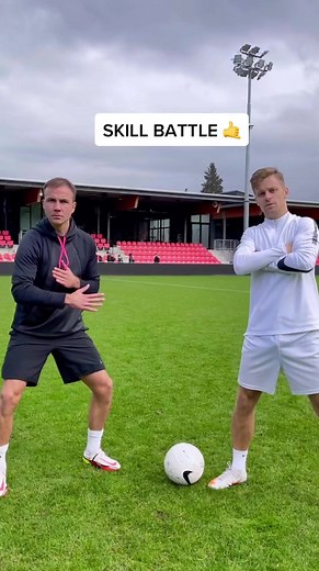 Football Skill Battle: Pascal Gurk vs. Mario Gotze