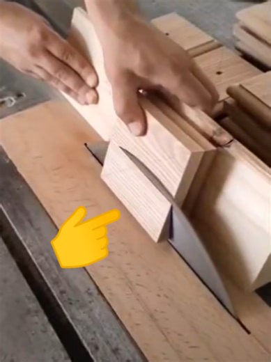 🫴How to create a pyramid shape safely and without risks😉 #HOW #design #viral #woodworking #trick