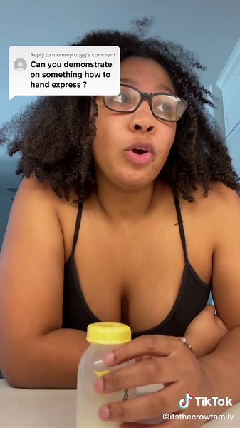 Reply to @mommyrubyg #momsoftiktok #momtok #handexpression #liquidgold #breastfeedingmom #pumpingmom