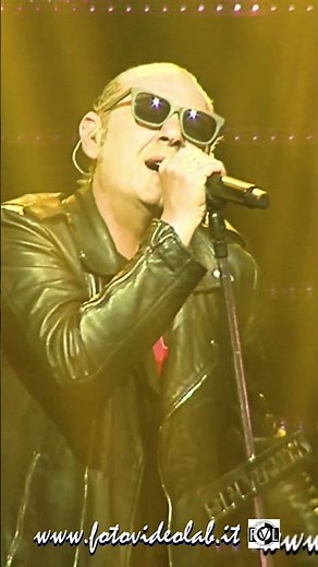 LUCA CARBONI 25 #livemetal #rock #cantantiitaliani #concert #livemusia #live #metal #music #postpunk