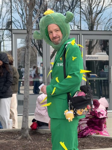 WE'RE HERE! 🌵 @TWICE #THISISFOR #twiceinchicago | twice chicago