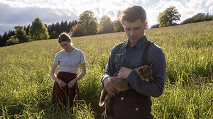 1.8K views · 38 reactions | Als 1940 die Kompanie den Angriff auf Frankreich starten soll, findet Franz im Wald einen verletzten Fuchswelpen. 力 Kurzerhand beschließt er, sich dem verlassenen Tier anzunehmen... "DER FUCHS" - ab 13. Jänner nur im Kino!  | Cineplexx | Facebook