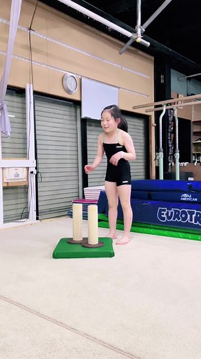 9 year-old girl's new challenge #handstand #acrojapan #gymnastics