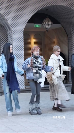 16K views · 814 reactions | 你有多久没有在旅行的时候又唱又跳了？ 网速快的小伙伴已经跟上节奏了～ #李晨 #郑恺 #沙溢 #白鹿 #范丞丞 #宋雨琦 #徐志胜 #沈羽洁 #奔跑吧天路天天路透 #奔跑吧天路篇 #奔跑吧 | 奔跑吧 Keep Running | Facebook