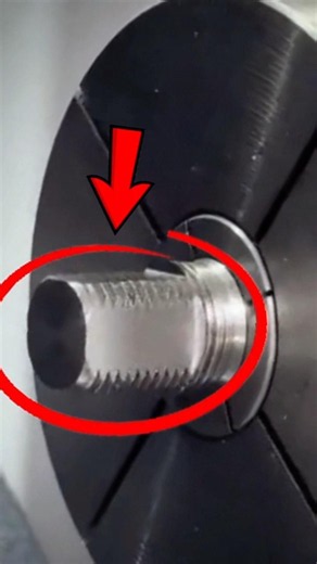 CNC Threading: Precision Perfected #machine #amazing #machinery #shorts #youtubeshorts