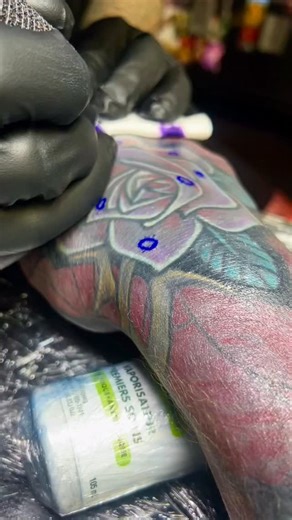 Remy I Schofield on Instagram: "Third pass color, and water drops added to multiple layers of white and black on black for this rose hand tattoo, as I say often, a body of work is worth much more than the sum of its parts. Anyone that’s followed this project as it’s developed knows this. By @terrystattoos_"