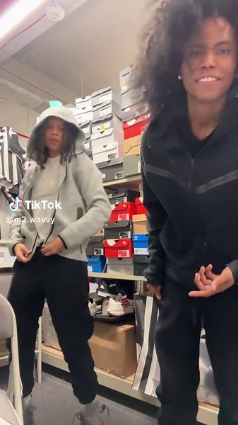 Mumu (@m2.wavvy)’s videos with CandyRainxNolaBounce prodbydavox - prodbydavox