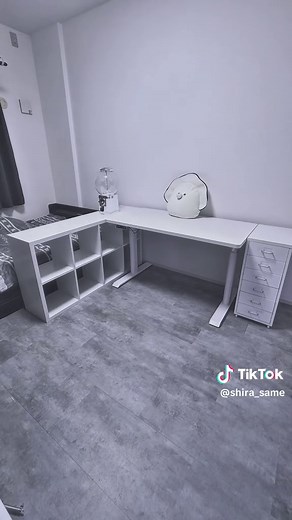 真っ白なデスク作りのアイデア