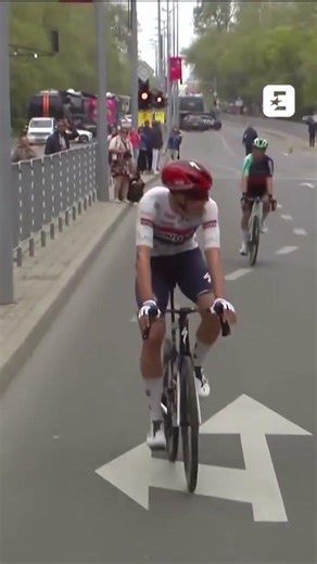 💥🇫🇷 Paul Magnier remporte la 1ère étape du Tour d'Italie ! #giro #cycling #shorts