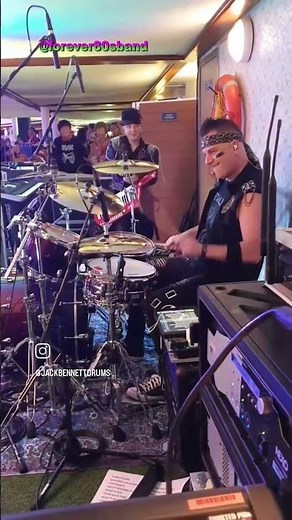 Forever 80s Band Performs Funkytown & Walking on Sunshine – Up-Close Live! 🎶✨