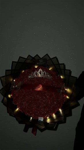 50 Rote Rosen für den Weltfrauentag