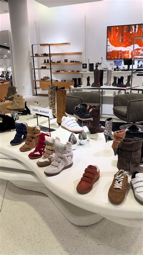 How @Nordstrom #chicago women’s Shoes is coming 💪💪💪 #shoes #designer #kicks #sneakers
