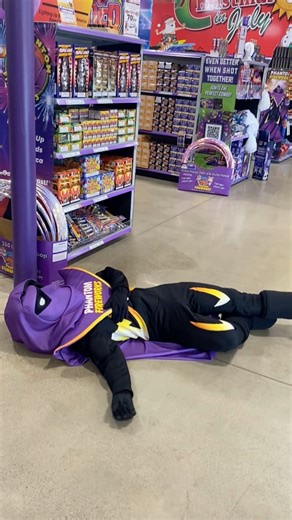 NYE is calling and it wants the spotlight back 😤💥 #phantomfireworks #fireworkshow #newyearseve #nyeprep | Phantom Fireworks