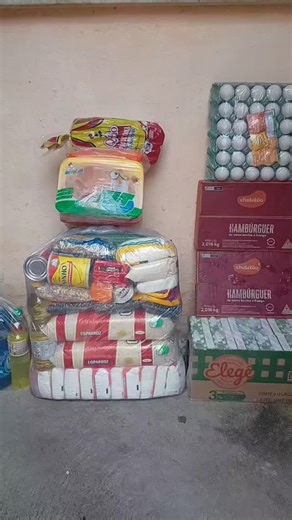 Cesta básica N01 apenas 550,00 Compre através do whatsapp (21)99359-4265 Consulte a taxa de entrega para o seu bairro, entregamos na sua casa, pagamento no ato da entrega, aceitamos dinheiro, Pix, credito e débito. #cestascom #cestasbasicas #comprasdomes #entregamos #quintinobocaiuva #suburbiocarioca #zonanorterj #riodejaneiro | Gustavo Cesta Básica