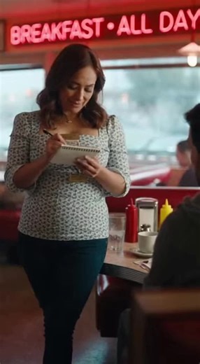 #femalepossession #femalepossessionbymaleghost #maletofemalepossession #possession #waitress