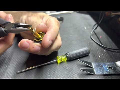 How to repair a broken guitar pot