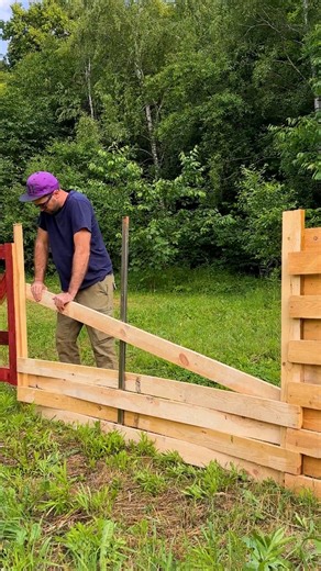 2.8M views · 6.6K reactions | DIY Fence From Pallets! | Science, Tech and Universe | Facebook