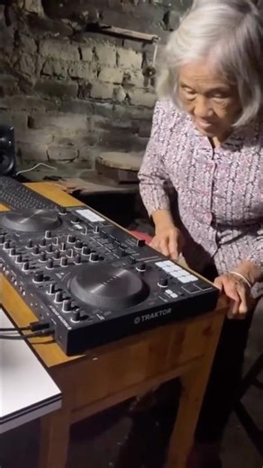 LEE SCRATCH PERRY 🇯🇲 • Disco Devil (Extended Version) feat The Full Experience /