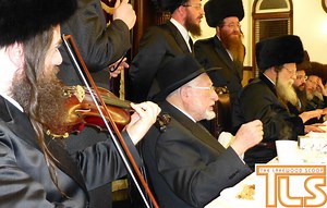 VIDEO: Modzitz Melave Malka with R’ Bentzion Shenker in Lakewood