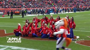 Denver Broncos Cheerleaders perform during Week 6