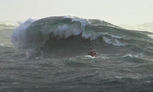 60-Foot Rogue Wave Captured in Pacific Ocean (Video)
