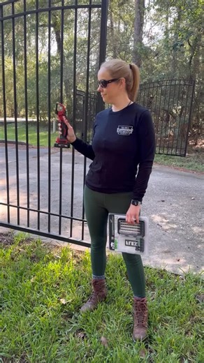 3.4K views · 219 reactions | When that tool hits JUST right!!! What’s the handiest tool you own?! For me- this @skilpowertools Power Cutter is one I reach for constantly! If you’re a Costco shopper- you know like everything is packaged like drill bits! Plus- for the crafter/homeowner/ legit everything, it’s a must for me to have around!!! #toolsilove #powercutter #womeninconstruction | Tool Girl’s Garage | Facebook