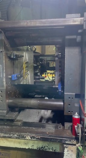 1 ngày mưa gió tại Hà Nội #nhua #khuonnhua #khuonducnhua #mold #moldmaking #moldmaker #plastic #factory #injectionmolding #injectionmoldingmachine #plastic #automobile #automotive #plasticmold #mould #dptvietnam | Khuôn Đúc Nhựa DPT