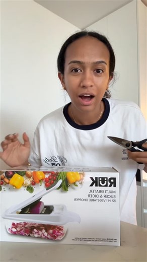 Latisha Clark on Instagram: "Trying the Amazon salad chopper🤪 Always wanted one of these growing up😂"