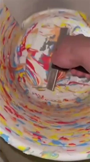 This is one way to clean paint residue from a bucket, done by an expert.#creative