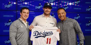 Dodgers finalize 4-year deal with A.J. Pollock
