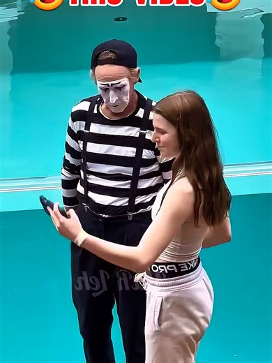 Tom the Mime's Amazing Silent Comedy Performance